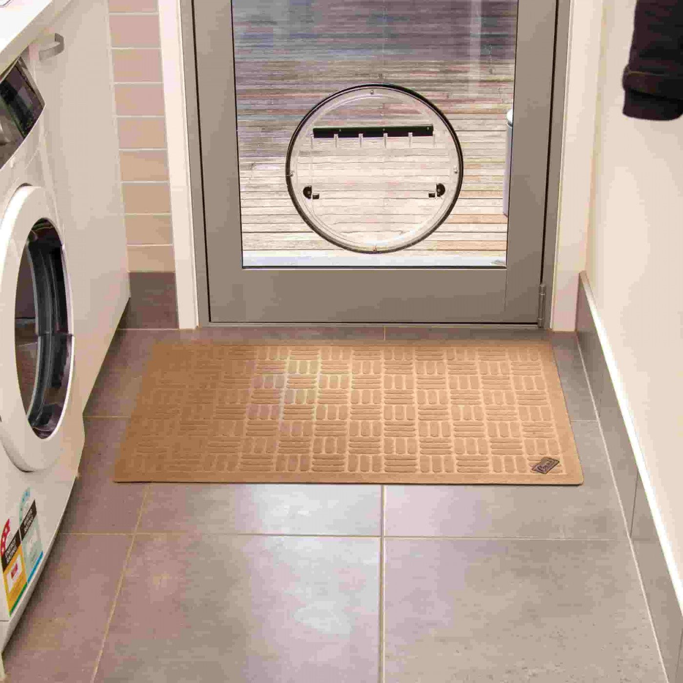 Conni stepping stone anti-slip mat in laundry pebble colour