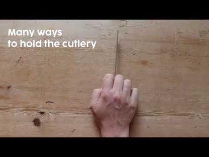 Video shows different options how to hold the cutlery